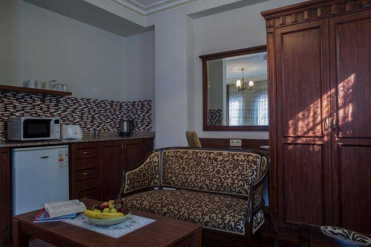Tashkonak Studio Suites
