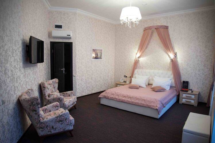 Kravt Hotel (Кравт)
