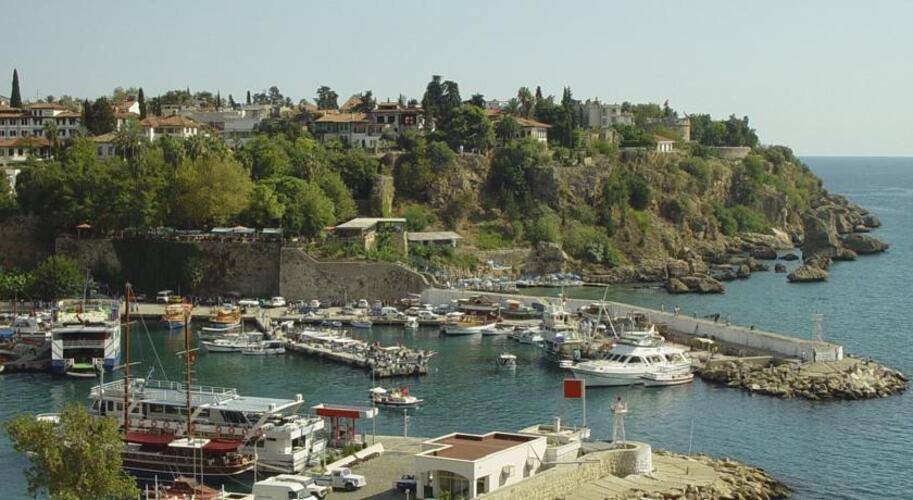 Ayhan Hotel