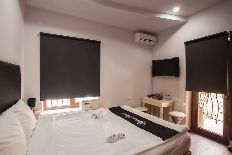 Elysium Gallery Hotel