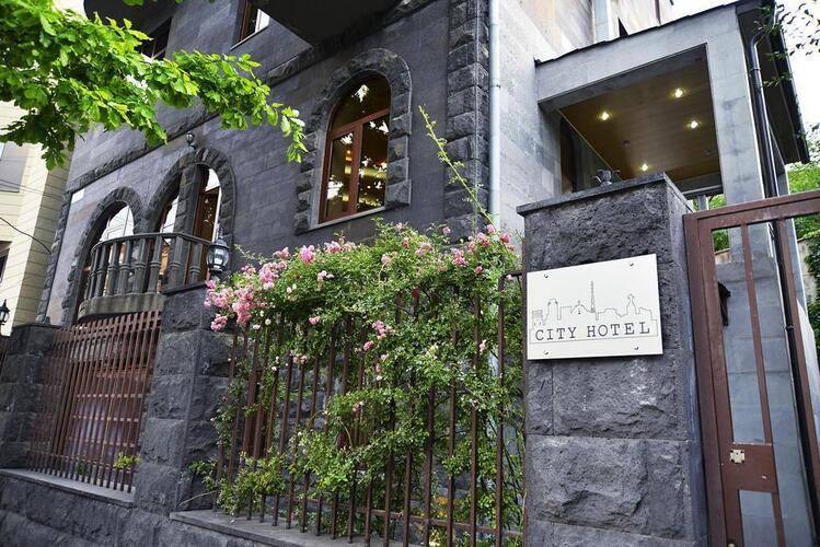 City Hotel Yerevan By Picnic