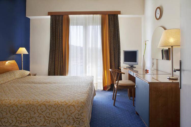 Lucy Hotel