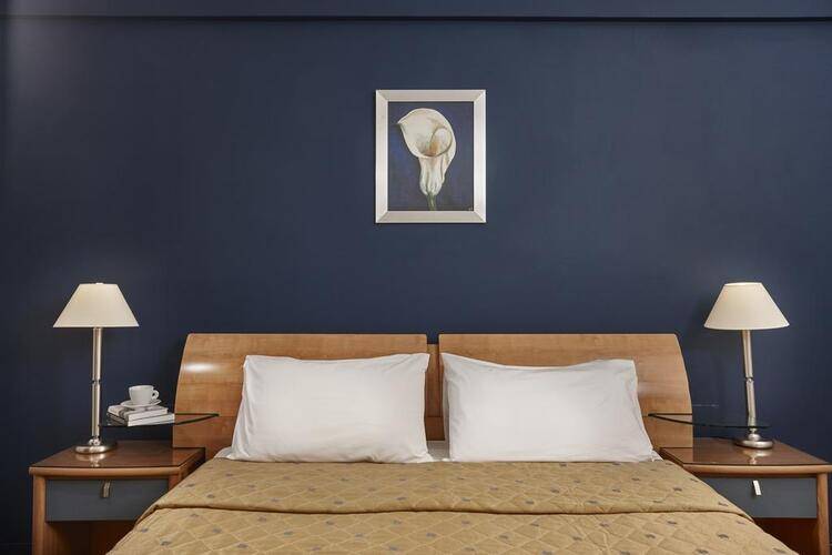 Lucy Hotel