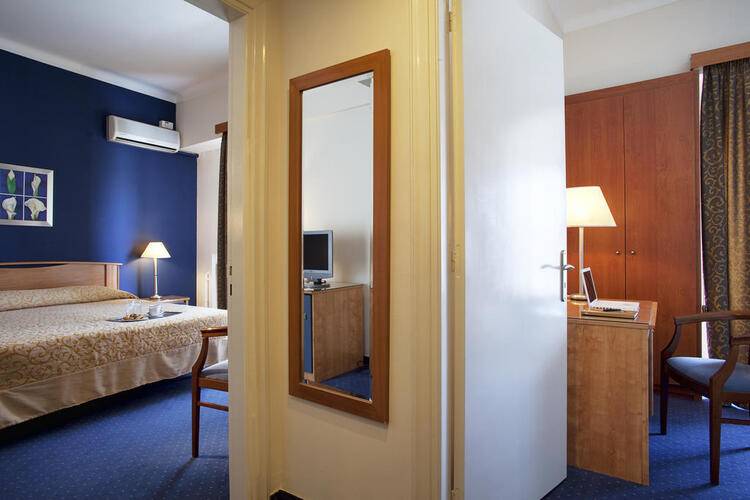 Lucy Hotel