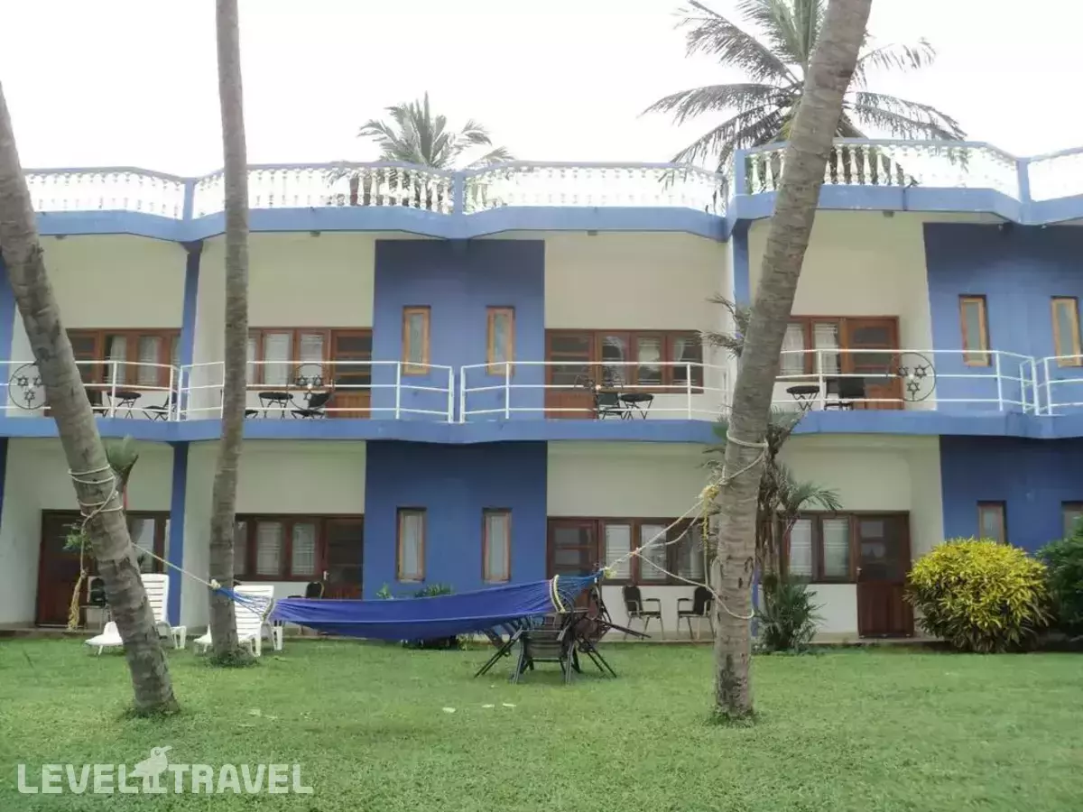 New Tri Star Beach Hotel