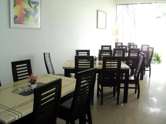 New Tri Star Beach Hotel