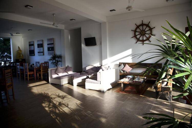 Bay Vista Hotel