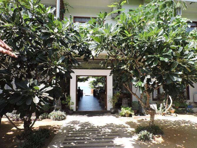 Bay Vista Hotel
