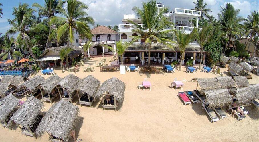 Royal Beach Hotel & Restaurant
