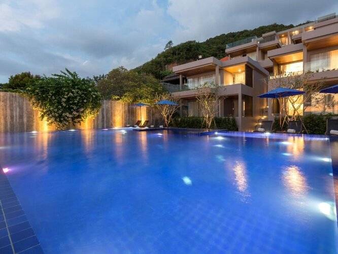 X10 Suites Hotel