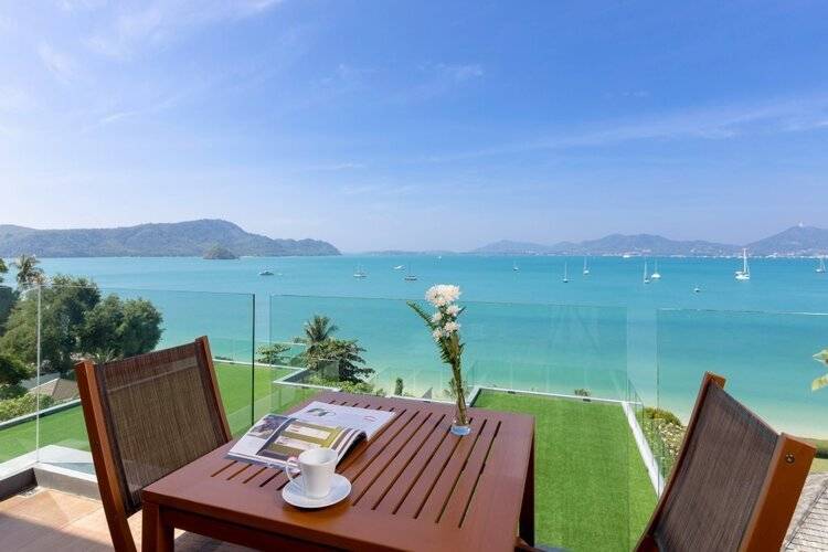 X10 Suites Hotel