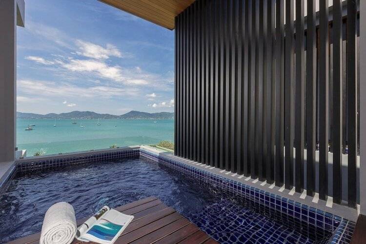 X10 Suites Hotel
