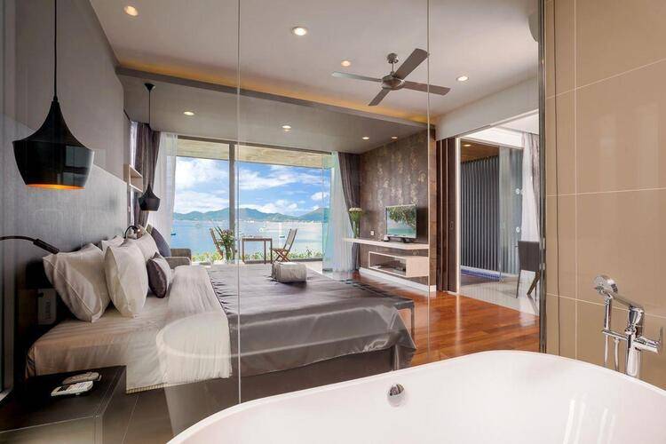 X10 Suites Hotel