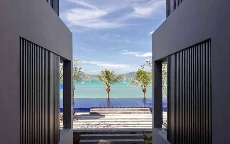 X10 Suites Hotel