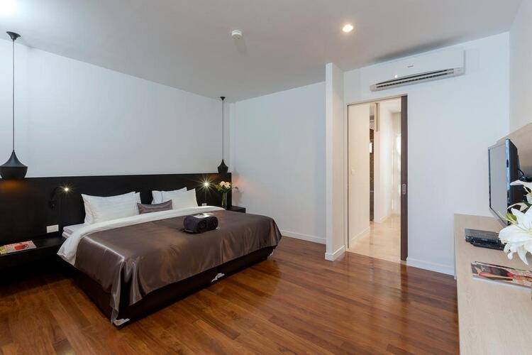 X10 Suites Hotel