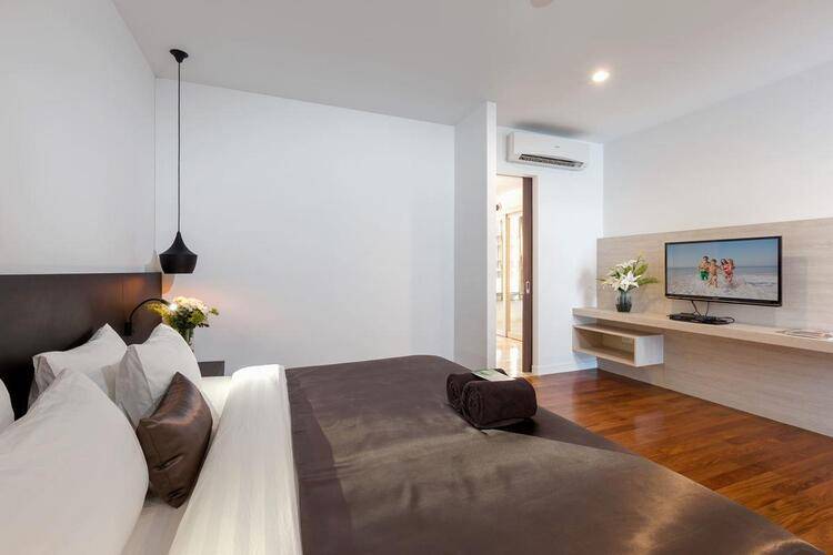 X10 Suites Hotel