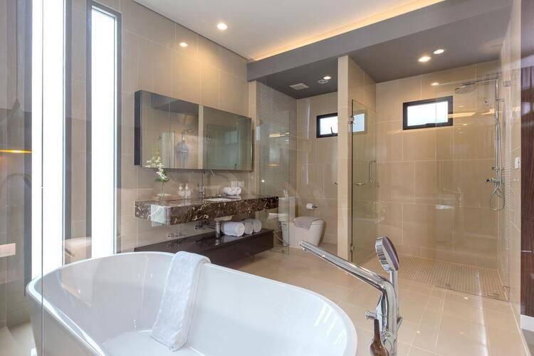 X10 Suites Hotel
