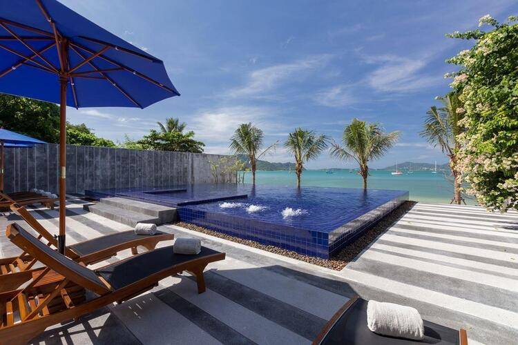 X10 Suites Hotel