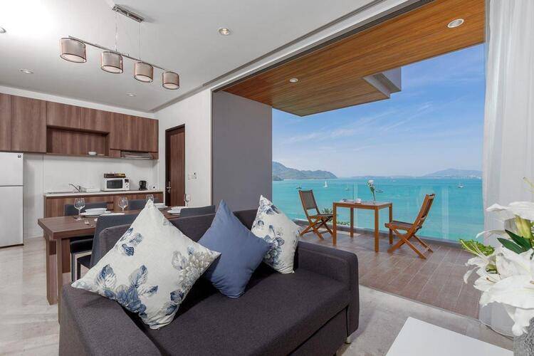 X10 Suites Hotel