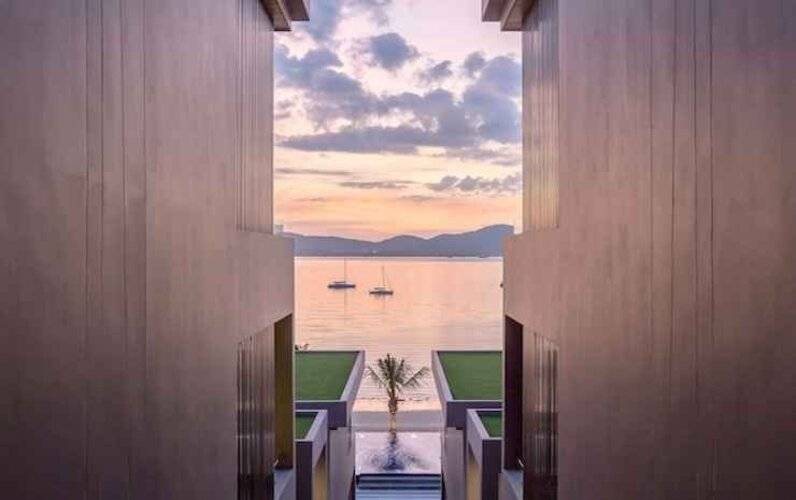 X10 Suites Hotel