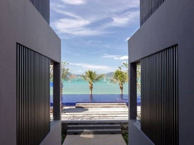 X10 Suites Hotel