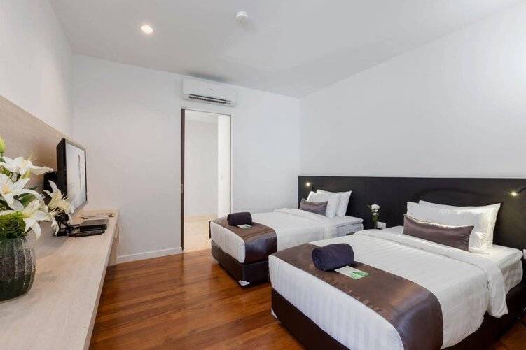 X10 Suites Hotel