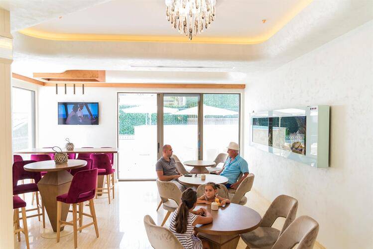 Kadmo Hotel
