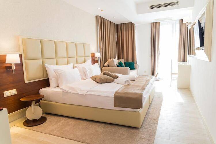 Kadmo Hotel