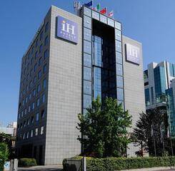 $item['hotel']['name']