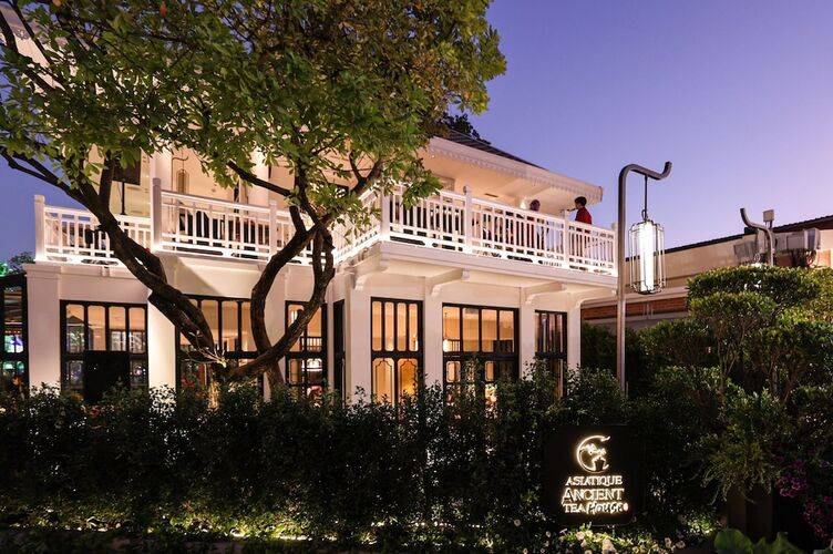 Marriott Marquis Queen's Park