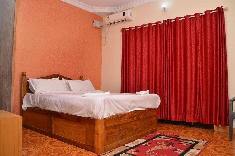 Hills Den Guest House