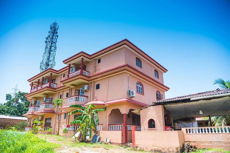Hills Den Guest House