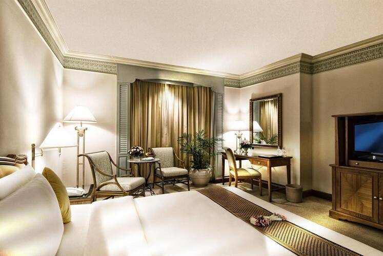Montien Riverside Hotel