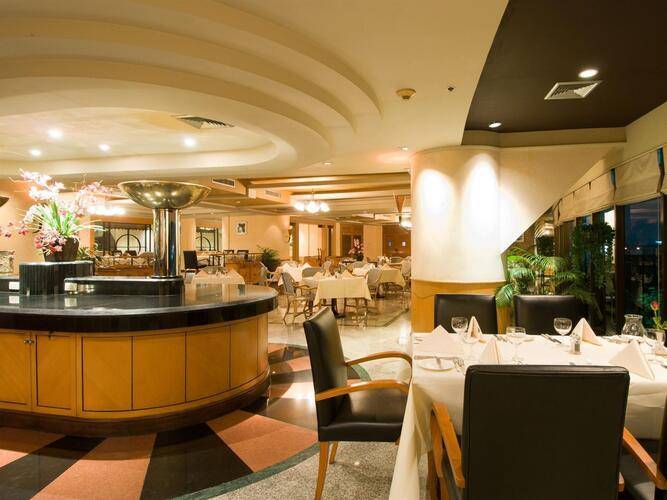Montien Riverside Hotel