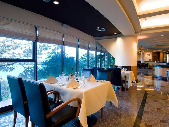 Montien Riverside Hotel
