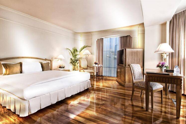Montien Riverside Hotel
