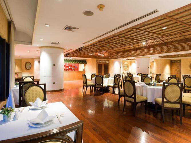 Montien Riverside Hotel