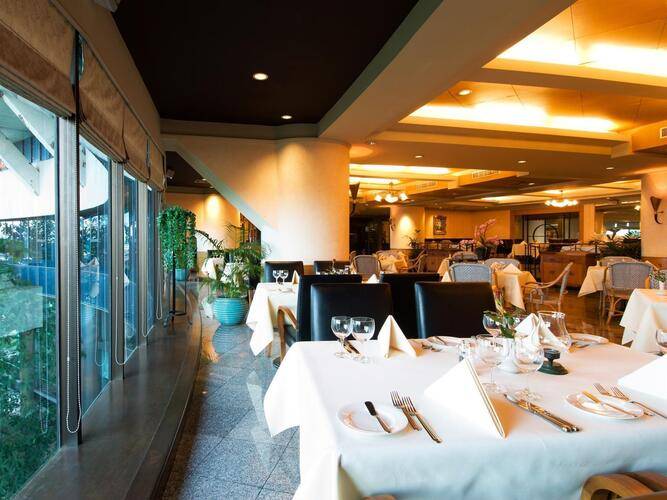 Montien Riverside Hotel
