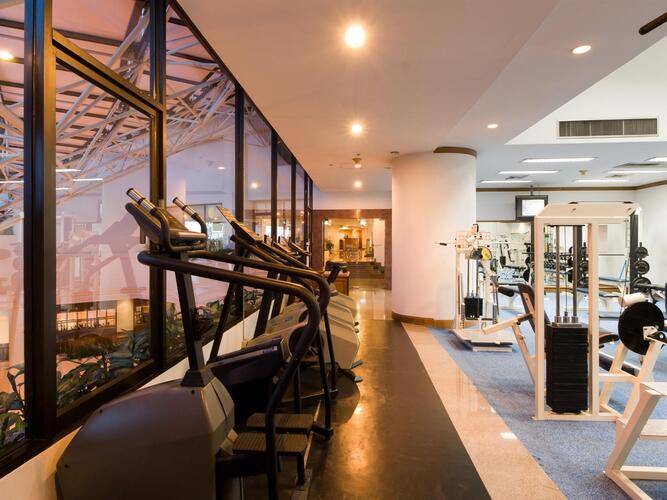 Montien Riverside Hotel