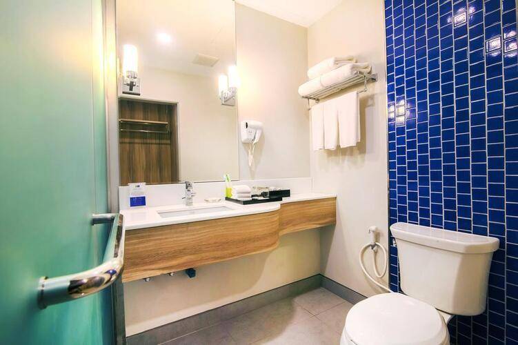 Holiday Style Ao Nang Beach Resort (Ex.Holiday Inn Express Krabi Ao Nang Beach)