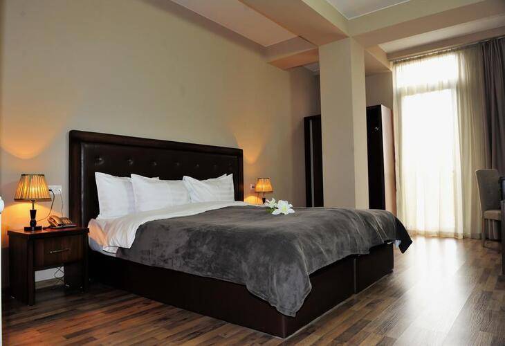 Rogaluxe Hotel