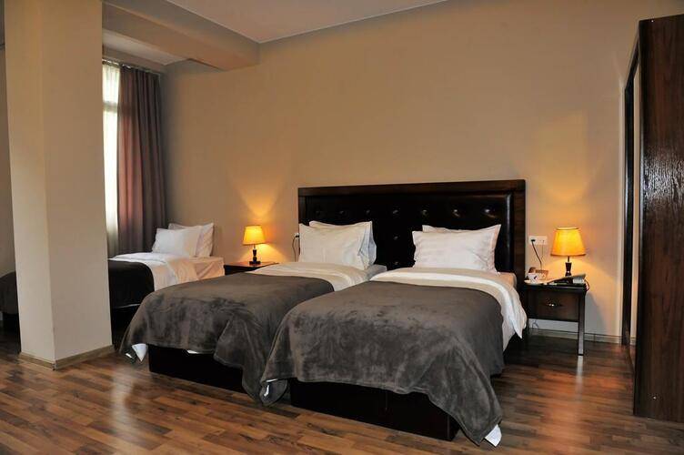 Rogaluxe Hotel