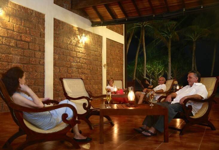 Whispering Palms Hotel