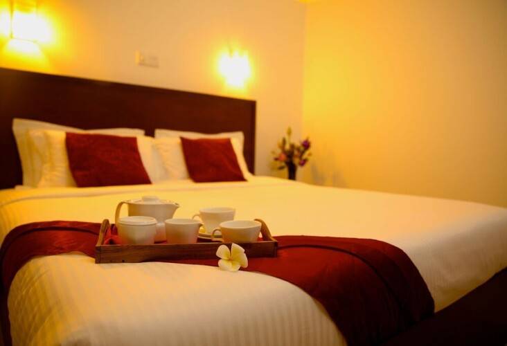 Whispering Palms Hotel