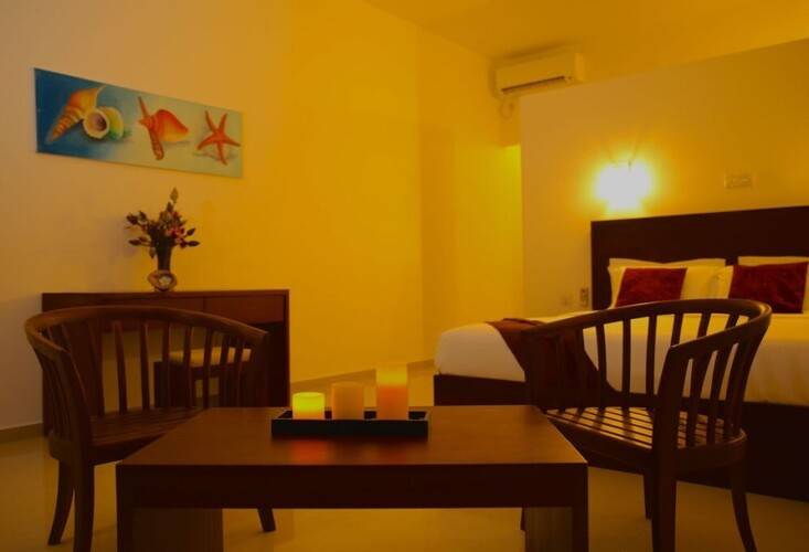 Whispering Palms Hotel