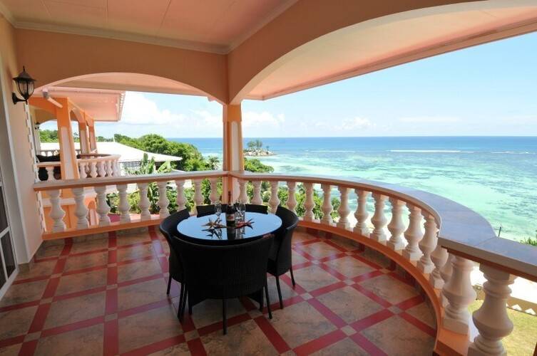 Au Fond De Mer View Self Catering Apartment