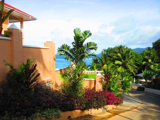 Au Fond De Mer View Self Catering Apartment