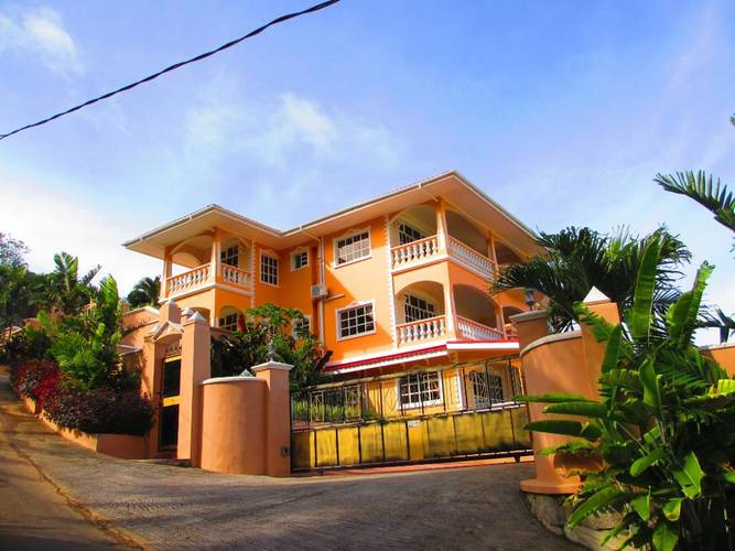 Au Fond De Mer View Self Catering Apartment