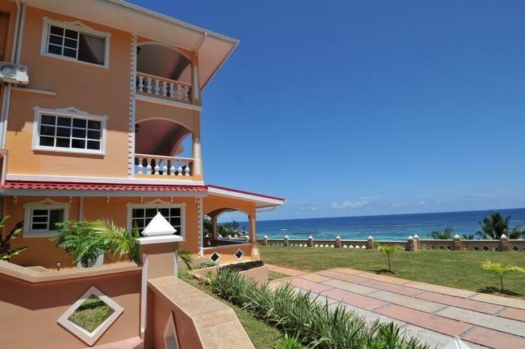 Au Fond De Mer View Self Catering Apartment