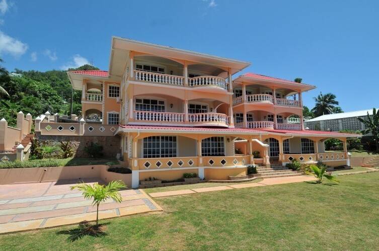 Au Fond De Mer View Self Catering Apartment